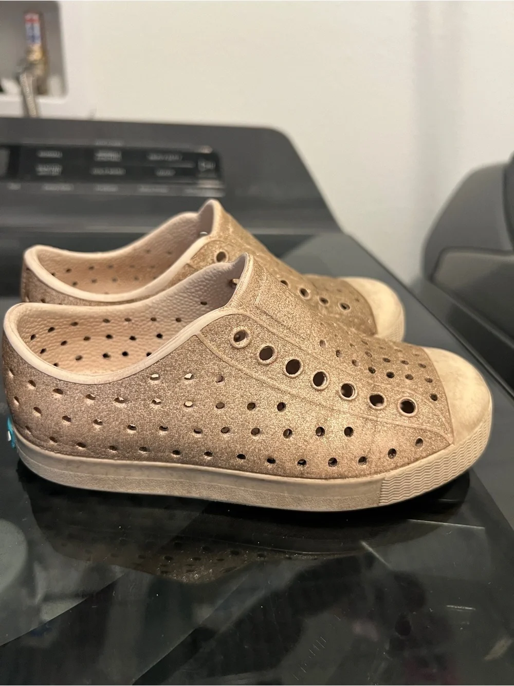 Native Girls Metallic Slip-On Casual Sneakers - Rose Gold